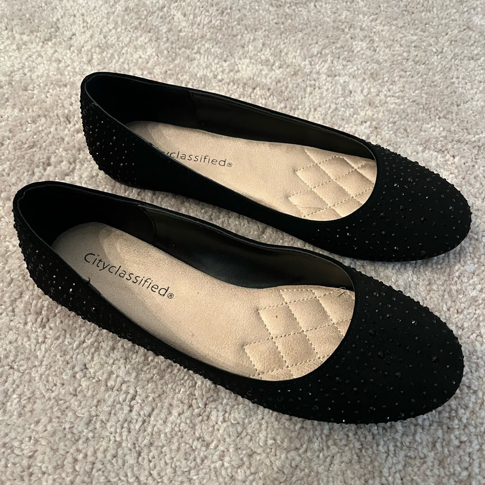DRESSY FLATS